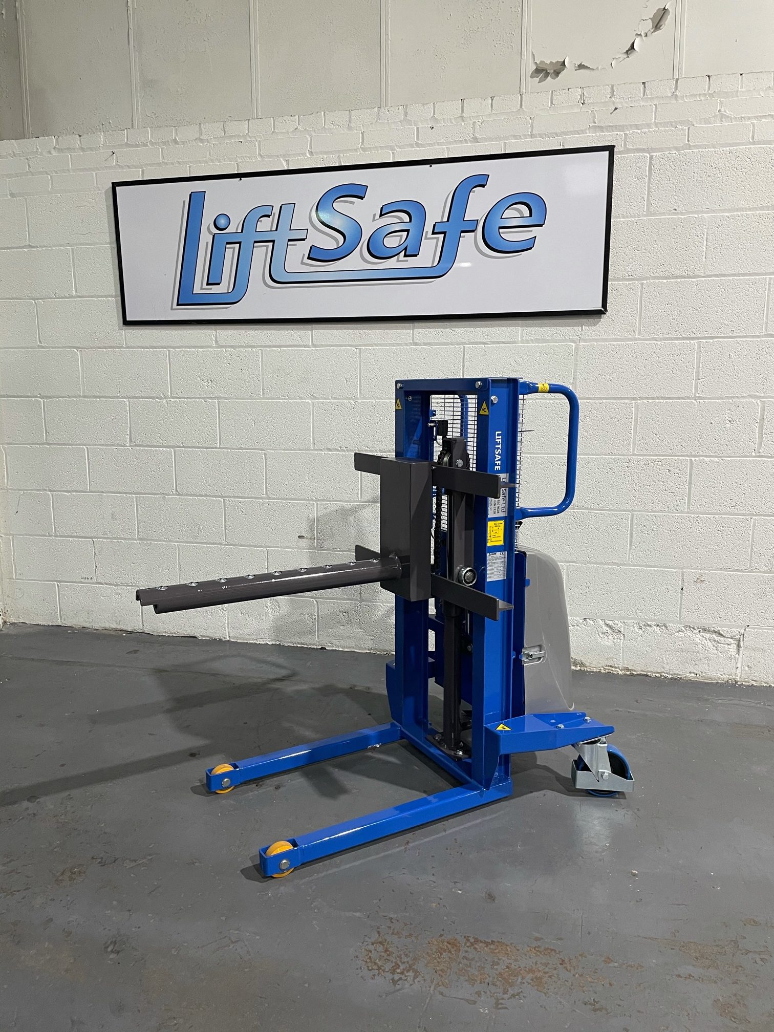 Label Company Purchase Second Reel Handling Solution For Production Lines